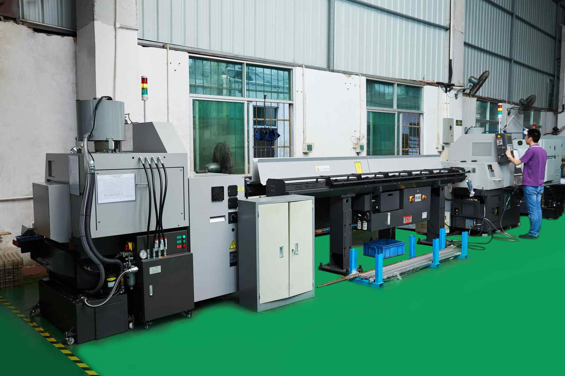 Precision CNC Tunring Center Workshop of CNC Machining Pro